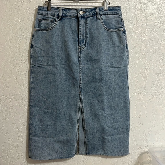 Denim Midi Skirt. Size 29 - Picture 1 of 14